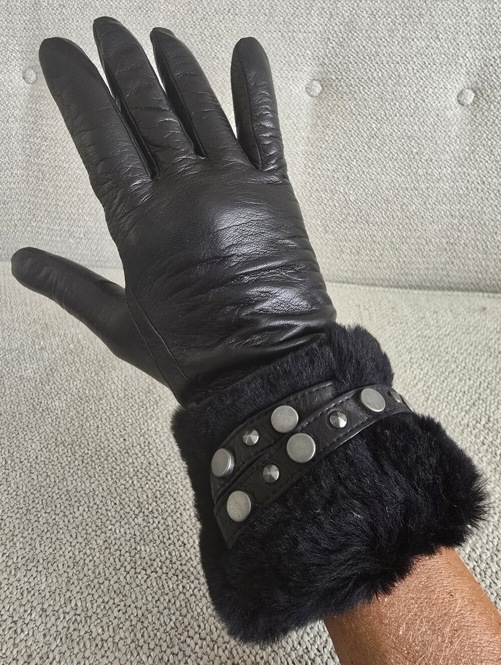 UGG Australia Black Leather Studded Strap Shearling Cuff Gloves - Womens Medium